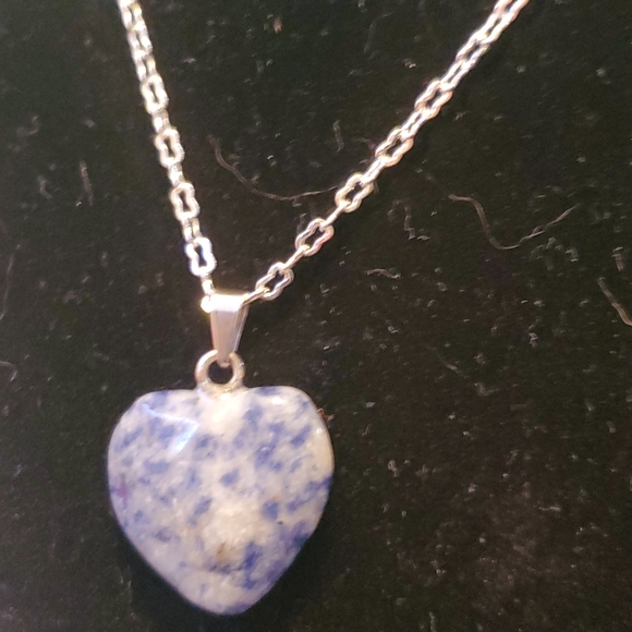 NWT Stone Heart on Silver Chain Necklace - Picture 2 of 4